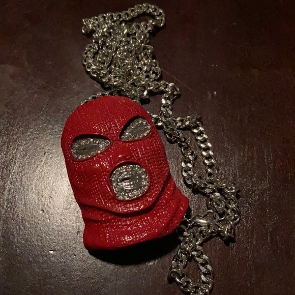 Chain - Picture 1 of 1